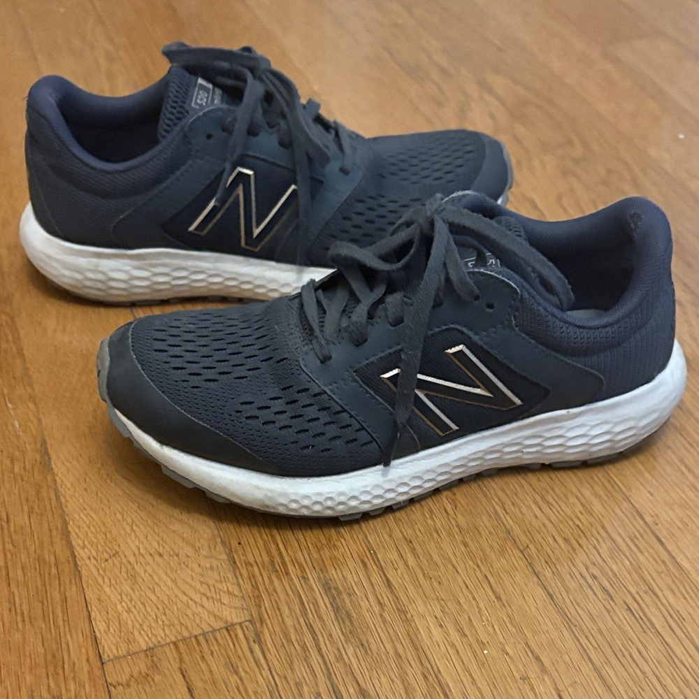 New Balance 520 Gray Black Athletic Sneakers 7.5